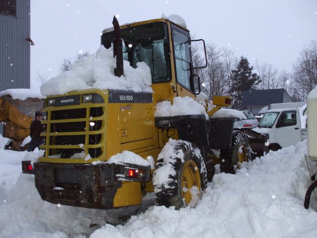 夏季の除雪仕様ホイールローダーの保管と活用方法。